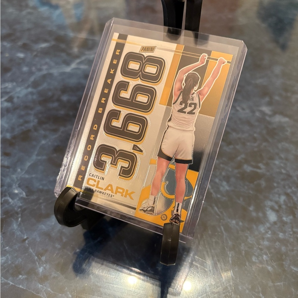 Caitlin Clark Basketball Cards 2024 Record Breaker Card